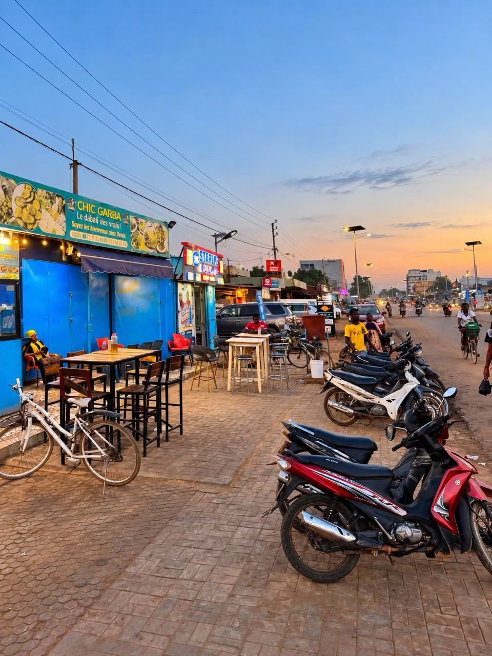 Terrasse de Chic Garba au coucher du soleil